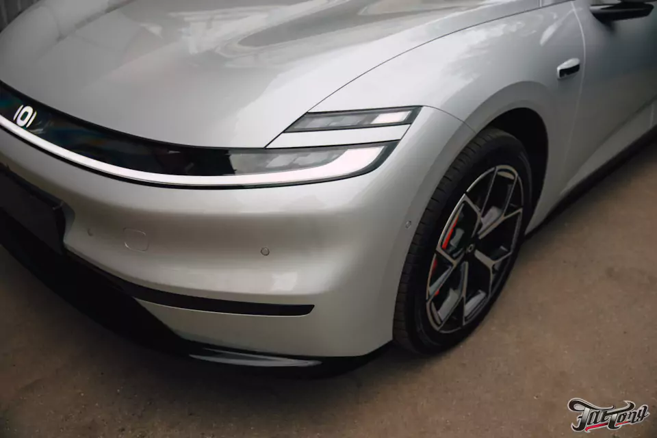 Забронировали Changan Qiyuan A06 прозрачным полиуретаном и защитили черный глянец экстерьера